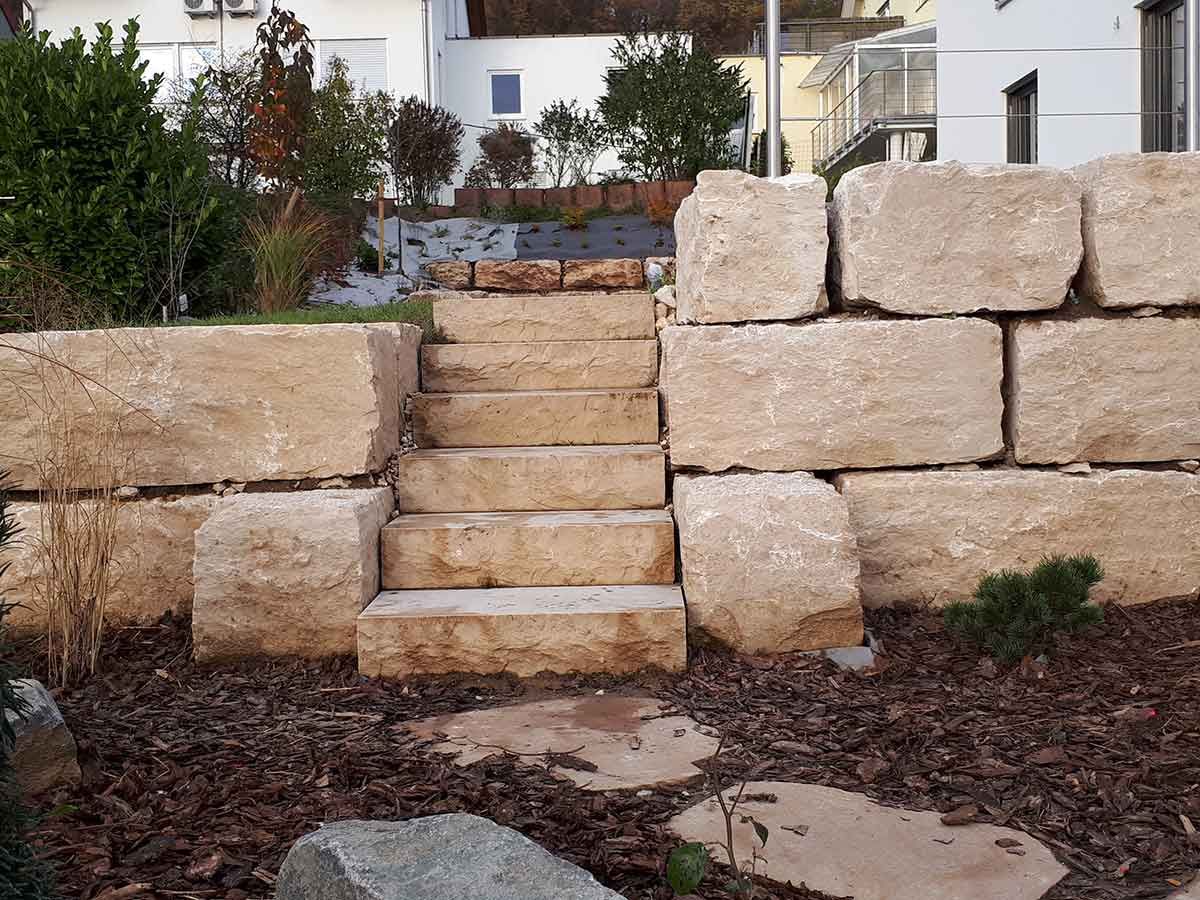 Natursteintreppe